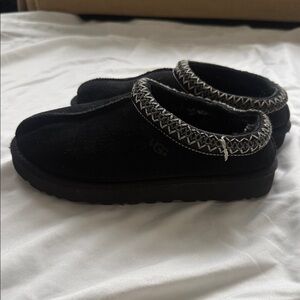 UGG Tasman II size 7